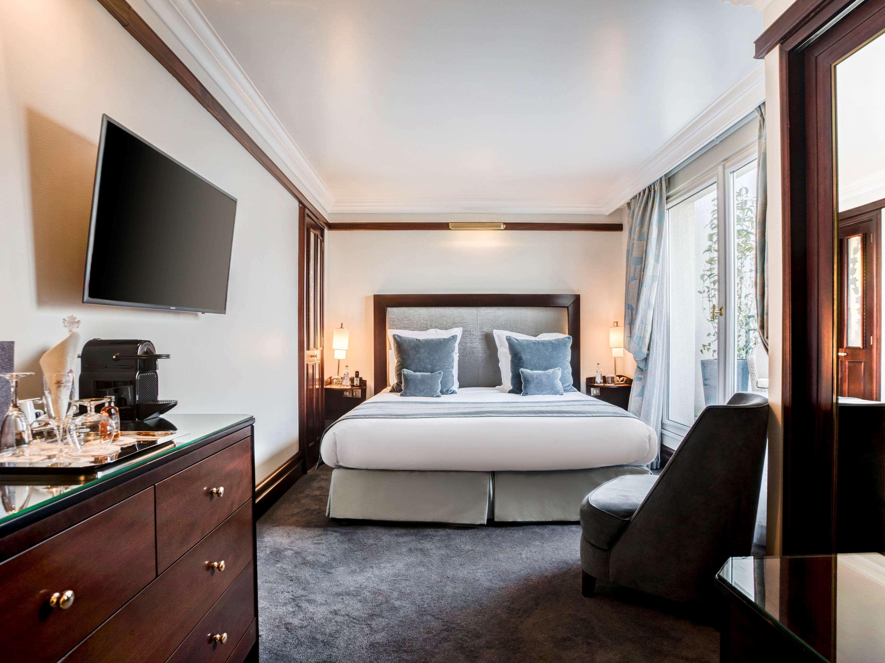 Hotel Pont Royal Paris Luaran gambar A room at the hotel