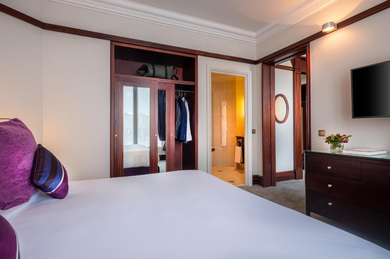 Hotel Pont Royal Paris Luaran gambar A bedroom at the hotel