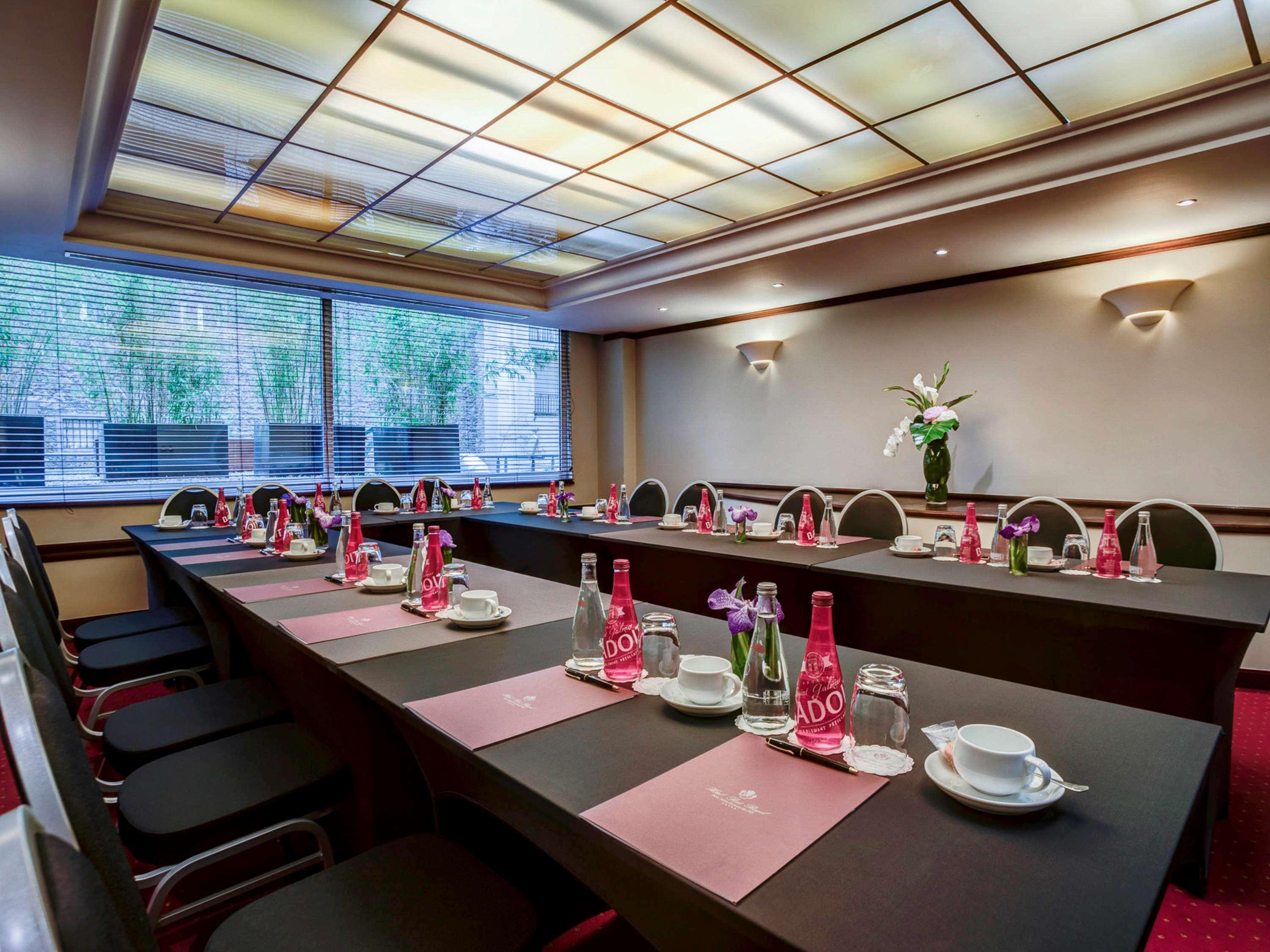 Hotel Pont Royal Paris Luaran gambar Meeting room