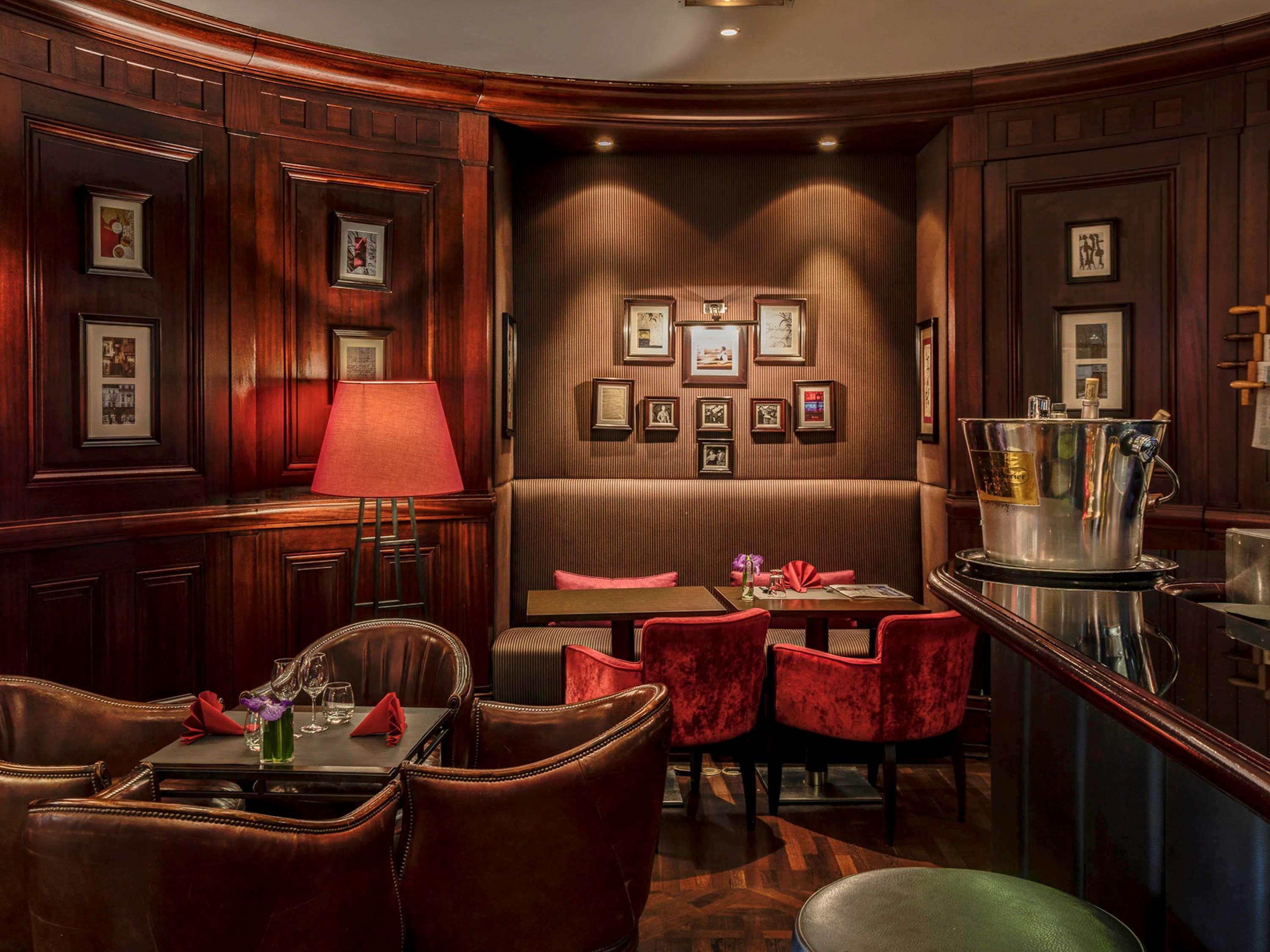 Hotel Pont Royal Paris Luaran gambar The bar at the Ritz
