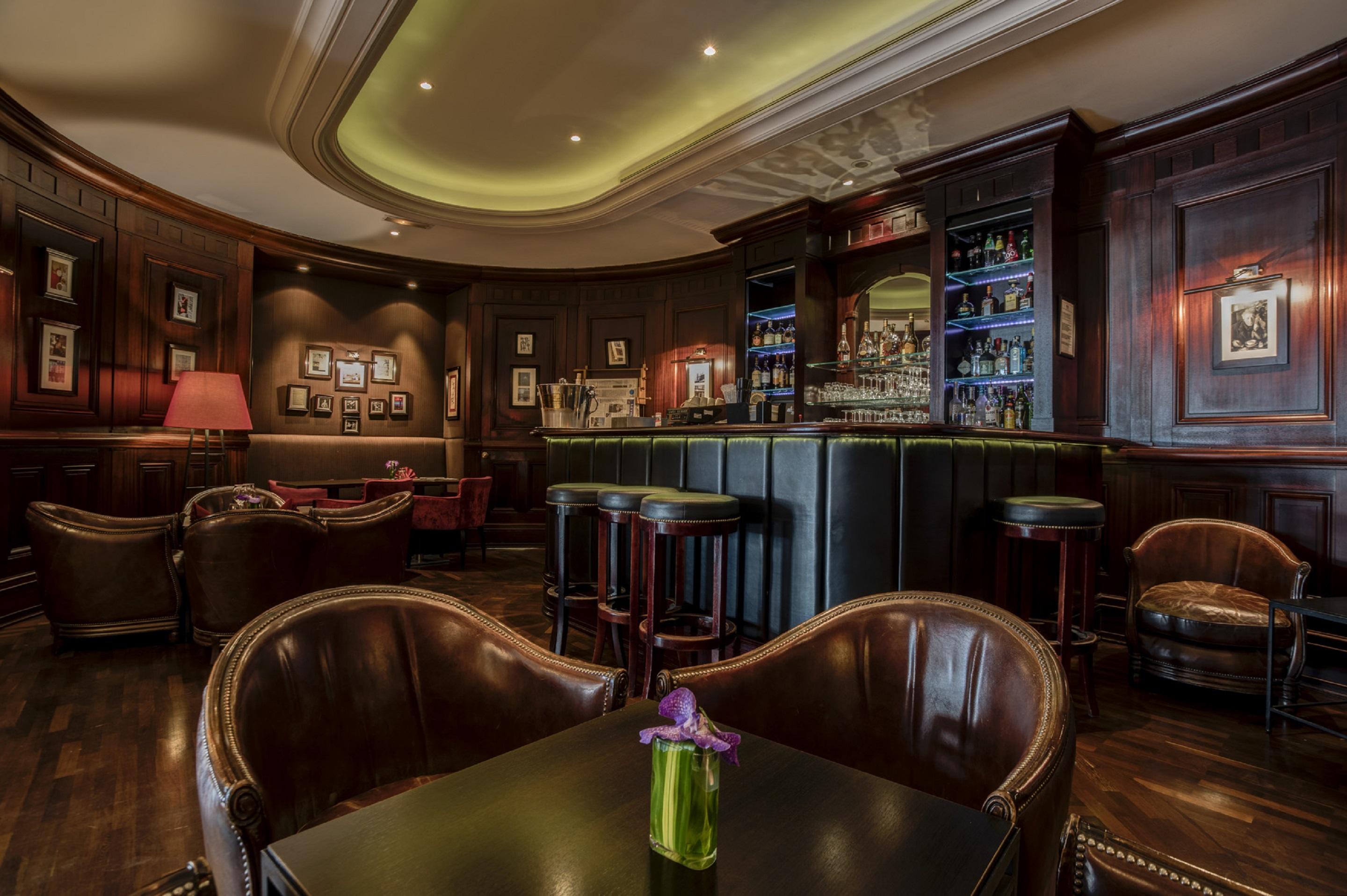 Hotel Pont Royal Paris Luaran gambar The bar at the St. Regis Istanbul